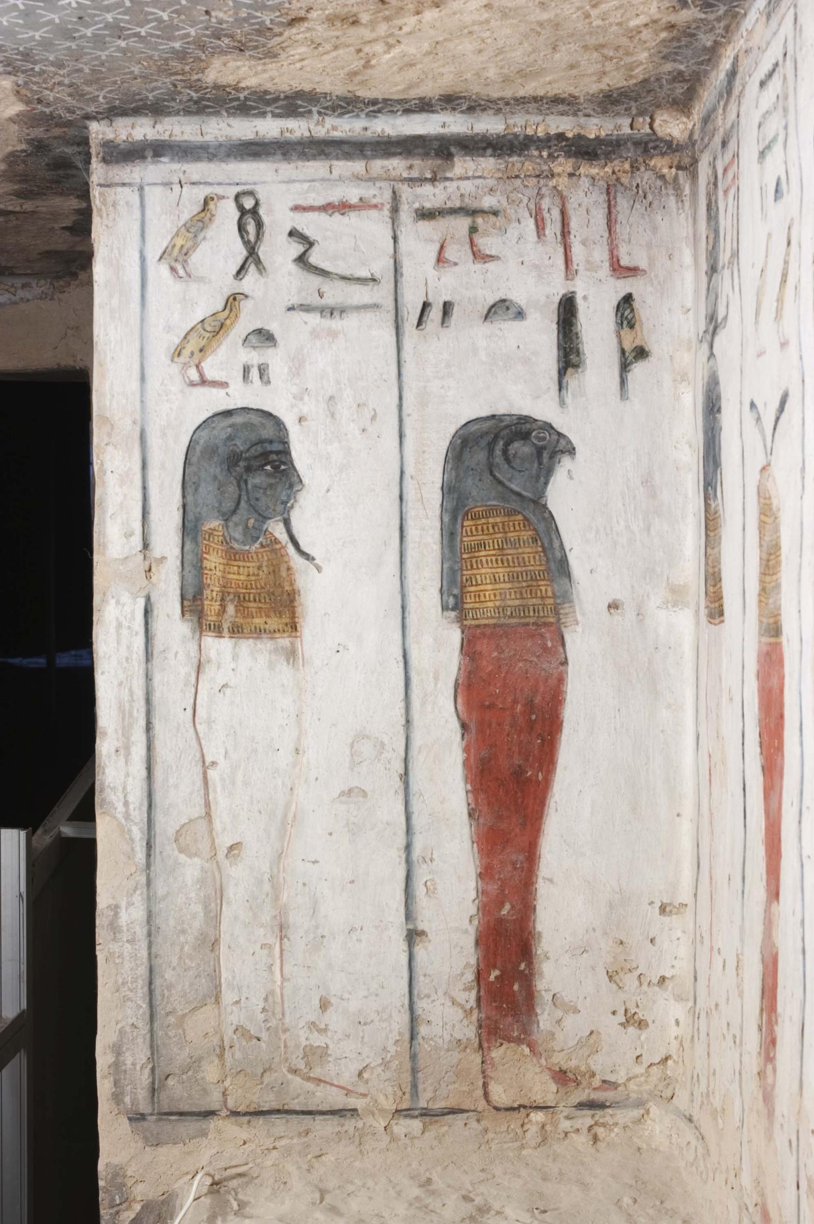 KV 11: Corridor C: recess, left wall