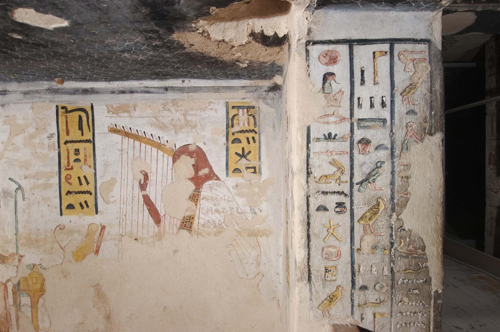 KV 11: Side Chamber Cd: right wall