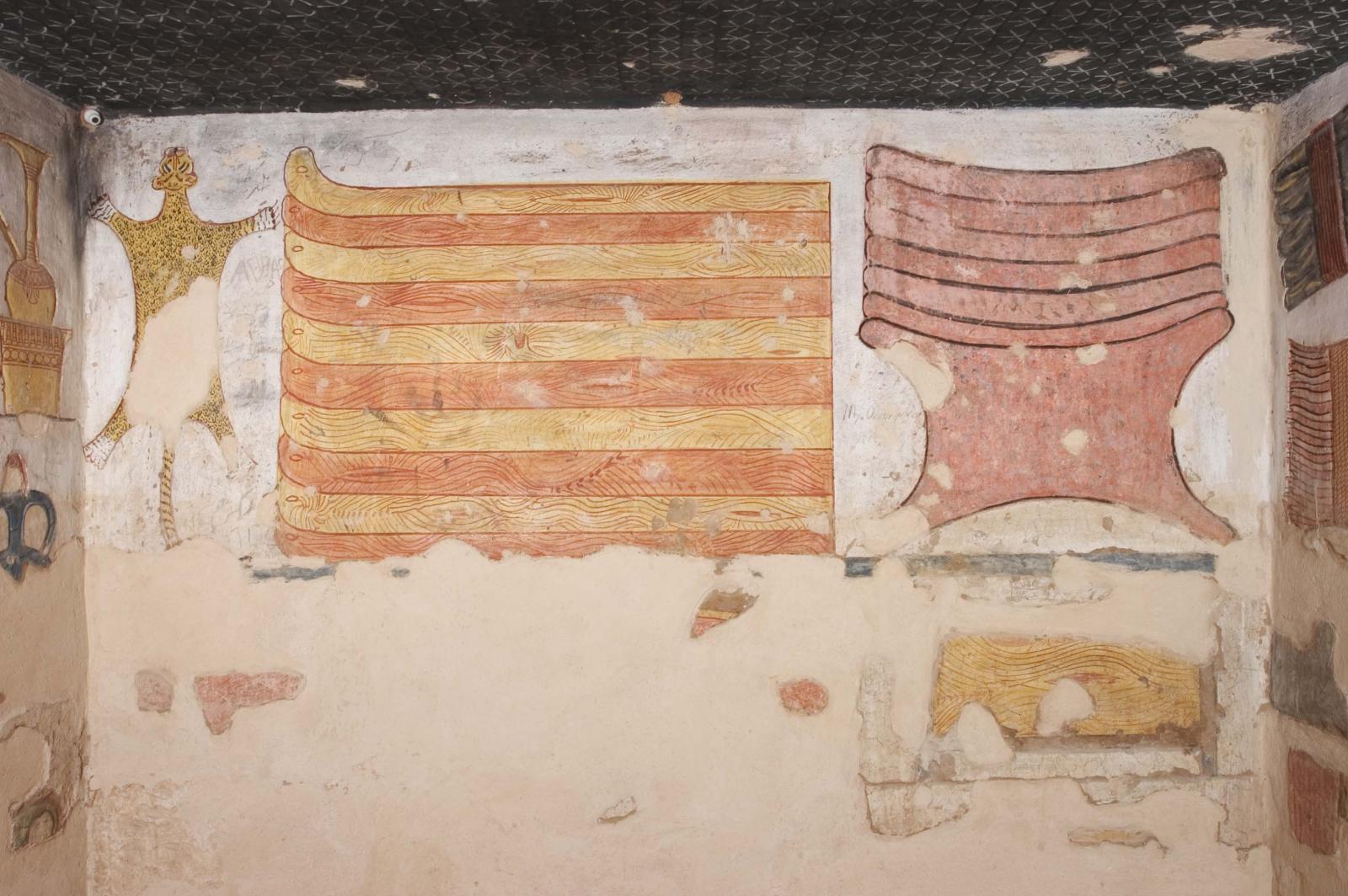 KV 11: Side Chamber Cg: left wall