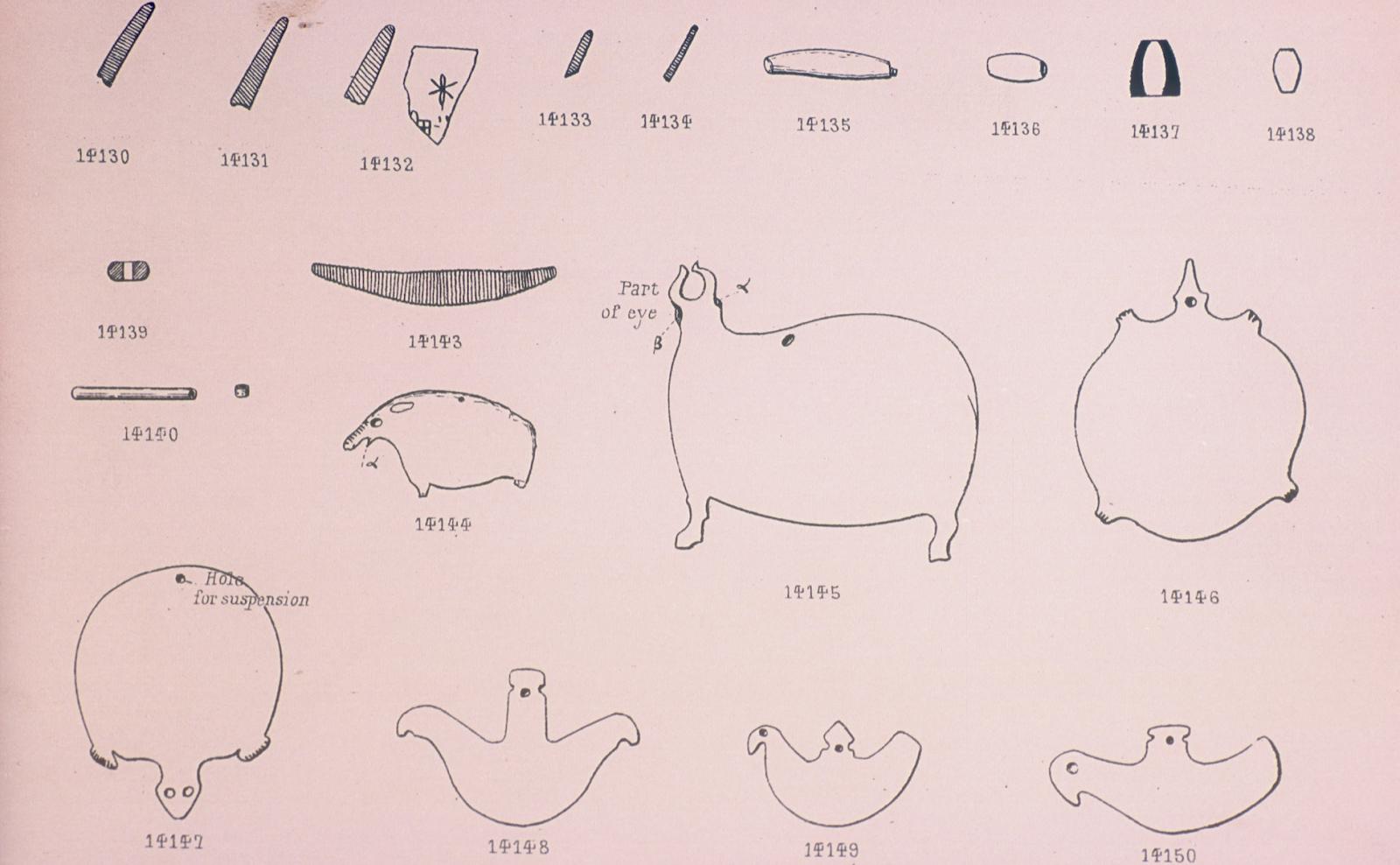 Animal palettes and other funerary equipment.