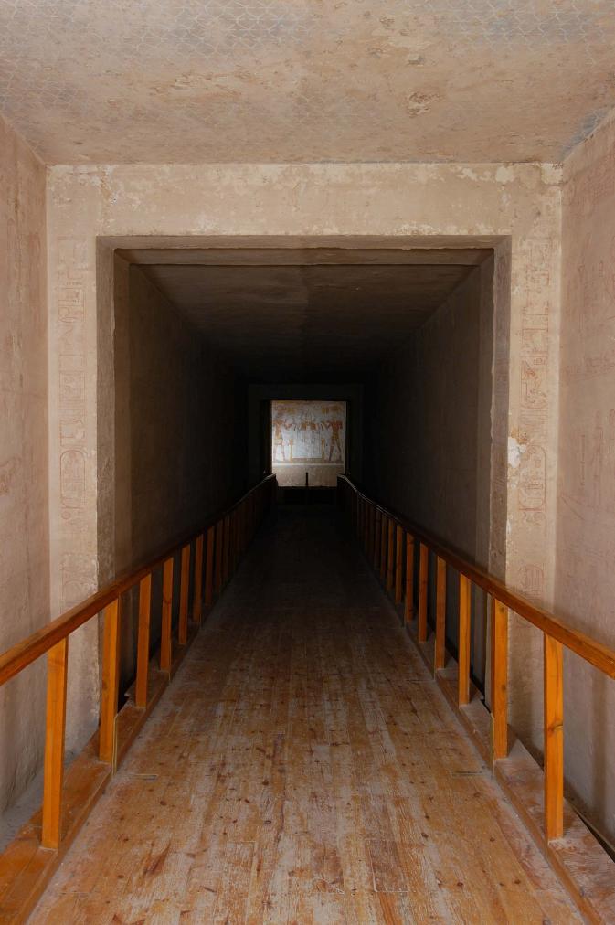 General view, gate C.