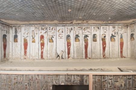 KV 11: Corridor C: recess, rear wall